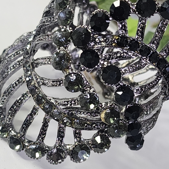 Statement Gunmetal with Crystals Wrap Feather Clamper Hinge Bracelet - Picture 6 of 10